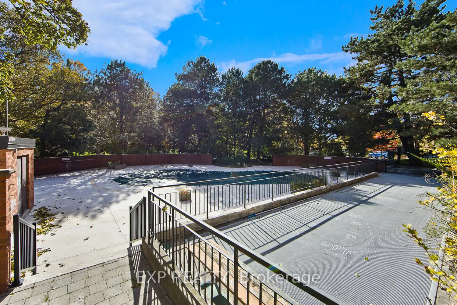 Additional image 18 of 121 Ling Road 1111