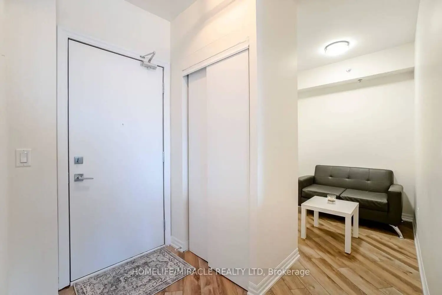 Additional image 4 of 560 North Service Road #602