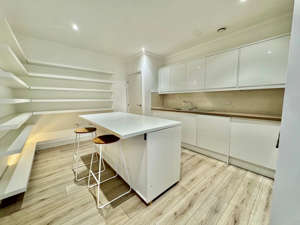 Additional image 6 of 4 bed penthouse to rentSurrey Street, Norwich NR1