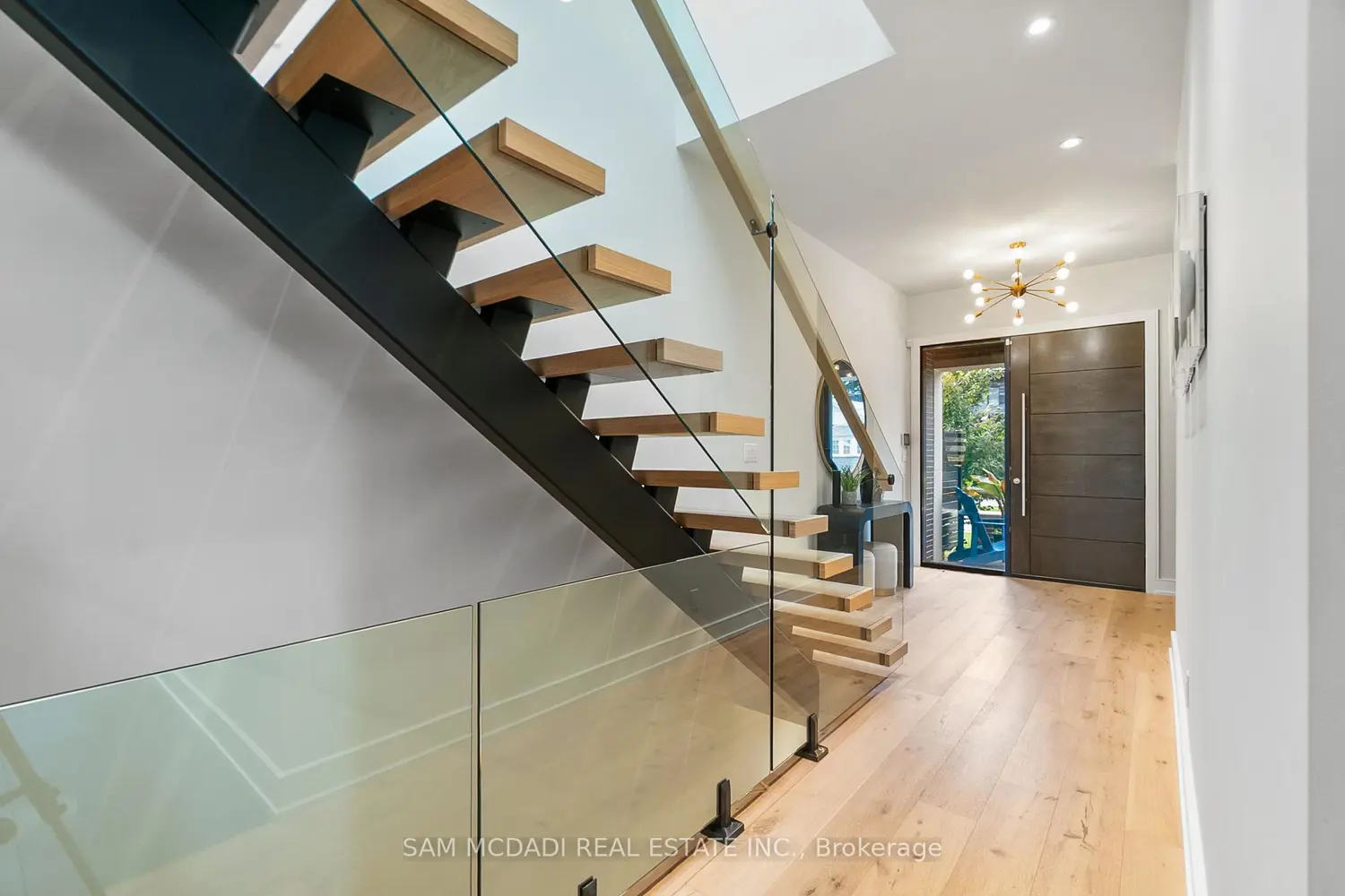 Additional image 3 of 39 Oakwood Avenue