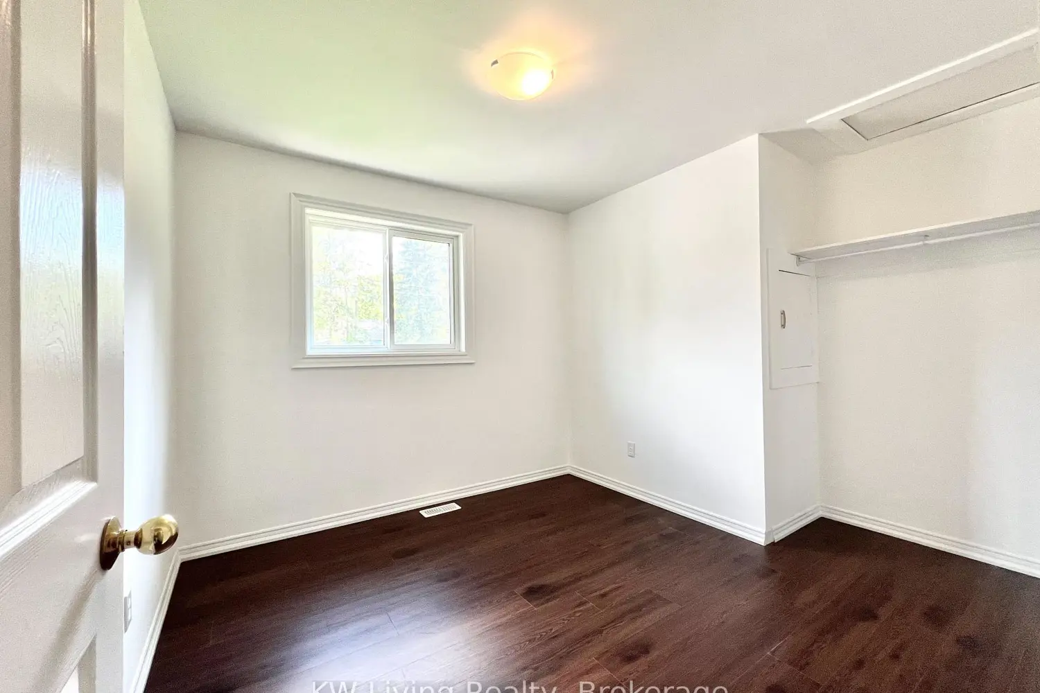 Additional image 10 of 216 Foster Drive