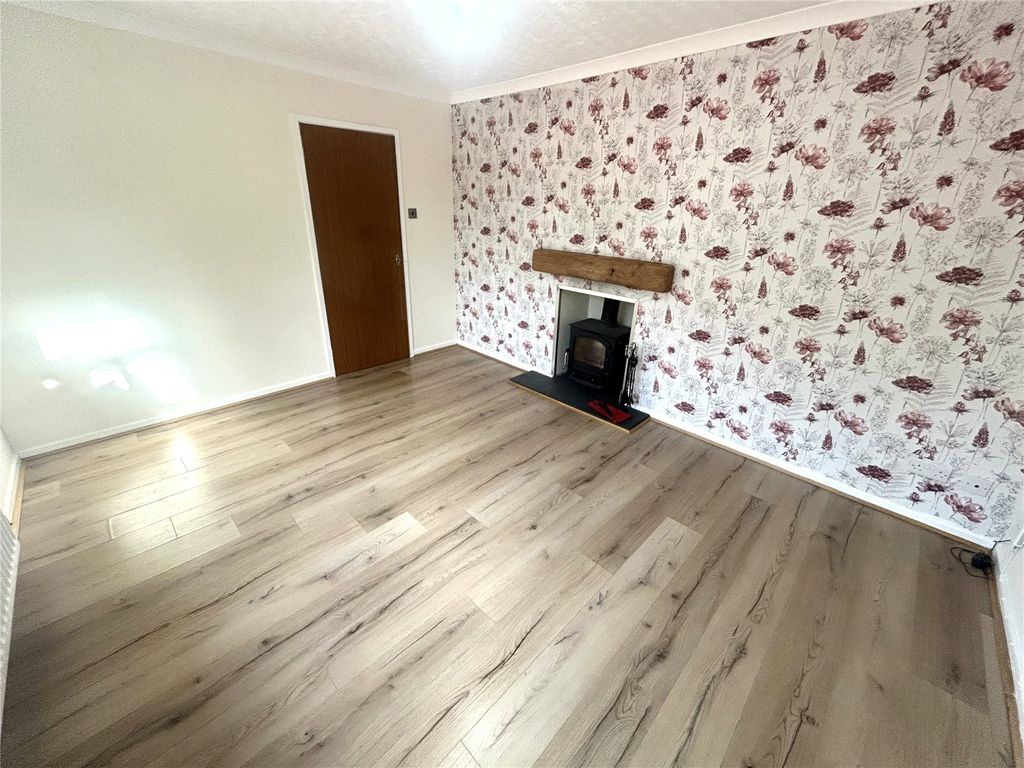 Additional image 5 of 3 bed bungalow to rentDunromin, Dolfor, Newtown, Powys SY16