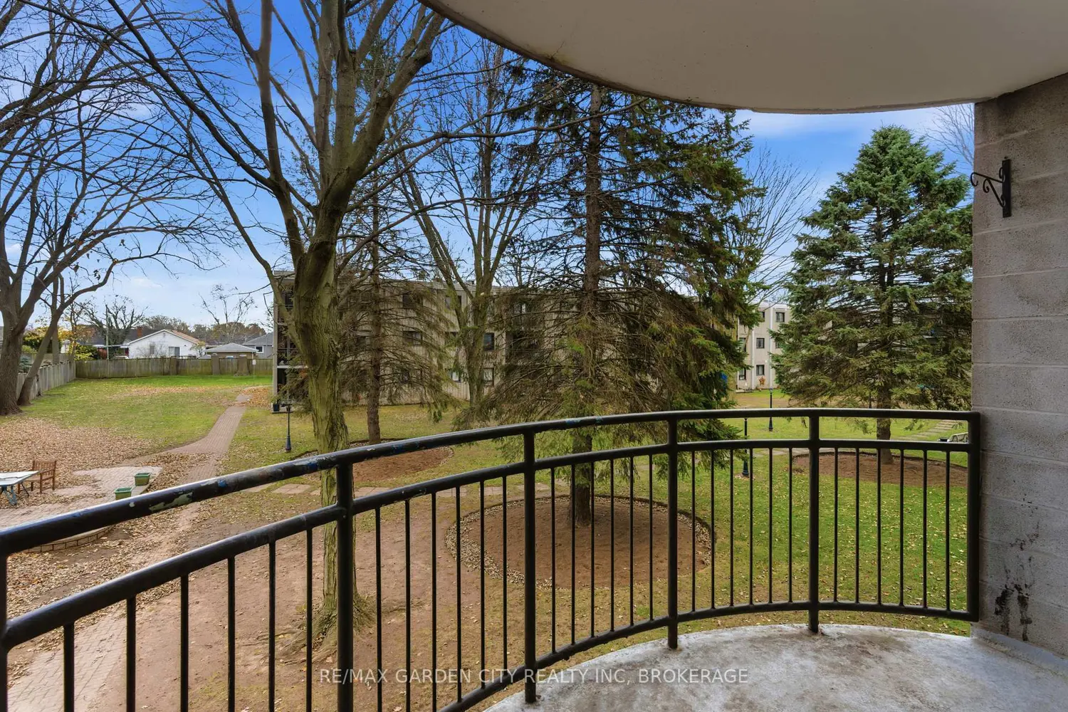 Additional image 5 of 4658 Drummond Road 230