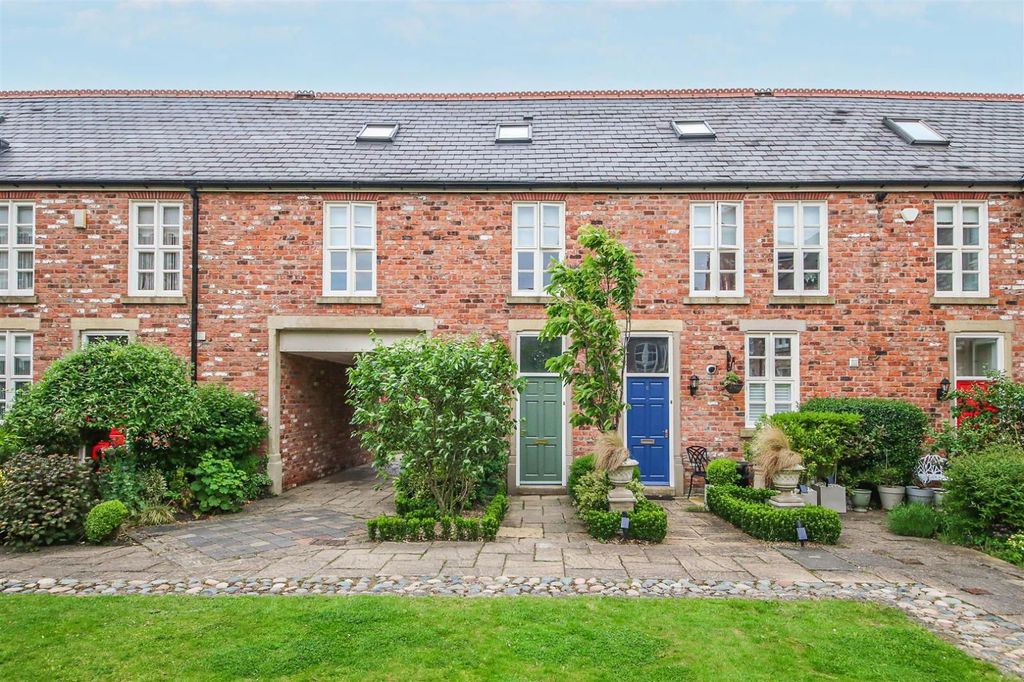 Additional image 3 of 3 bed town house to rentMarine Gate Mansions, Promenade, Southport PR9