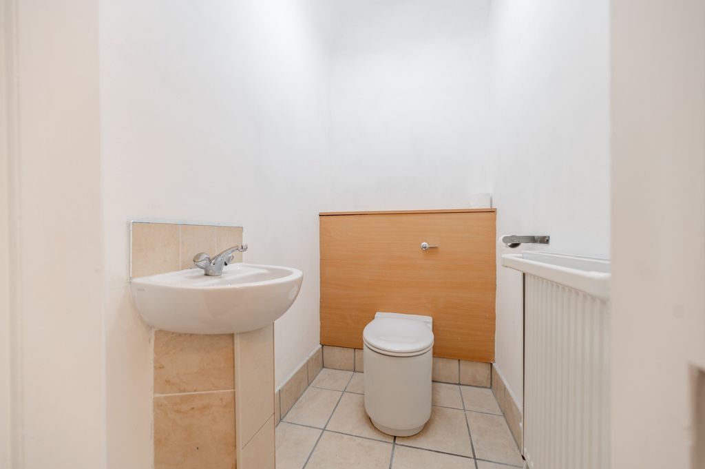 Additional image 8 of 1 bed flat to rentAmochrie Road, Paisley, Renfrewshire PA2