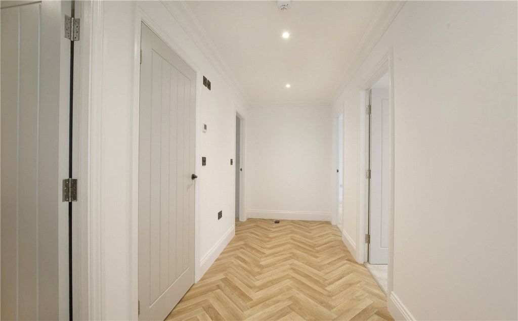 Additional image 13 of 2 bed flat to rentWayside Crescent, Harrogate, North Yorkshire HG2