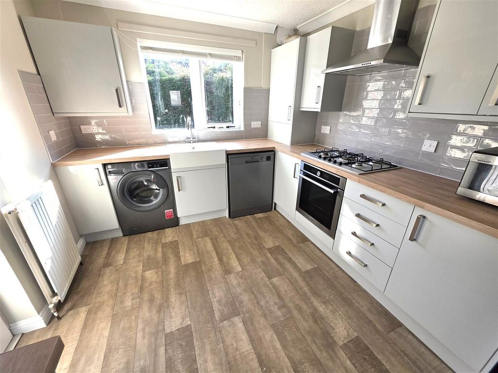 Additional image 5 of 3 bed detached house to rentTroon Place, Newton Mearns, Glasgow G77