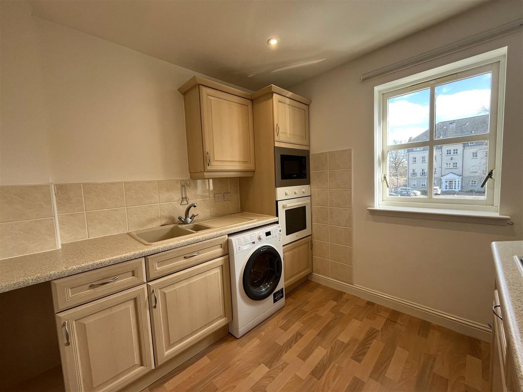 Additional image 4 of 2 bed flat to rentSouth Inch Court, Perth PH2