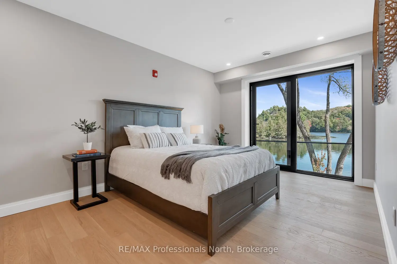 Additional image 9 of 32 Brunel Road 201