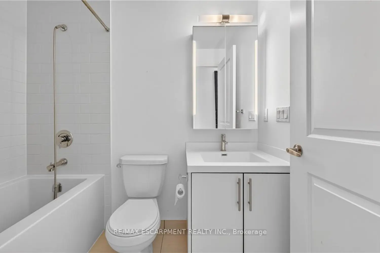 Additional image 12 of 65 Speers Road Ph03