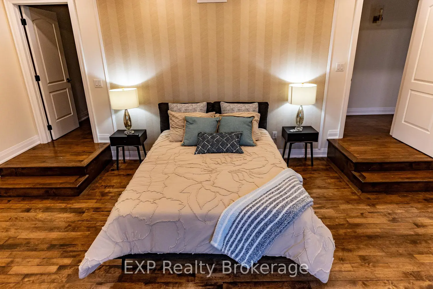 Additional image 12 of 2019 Dundas Street