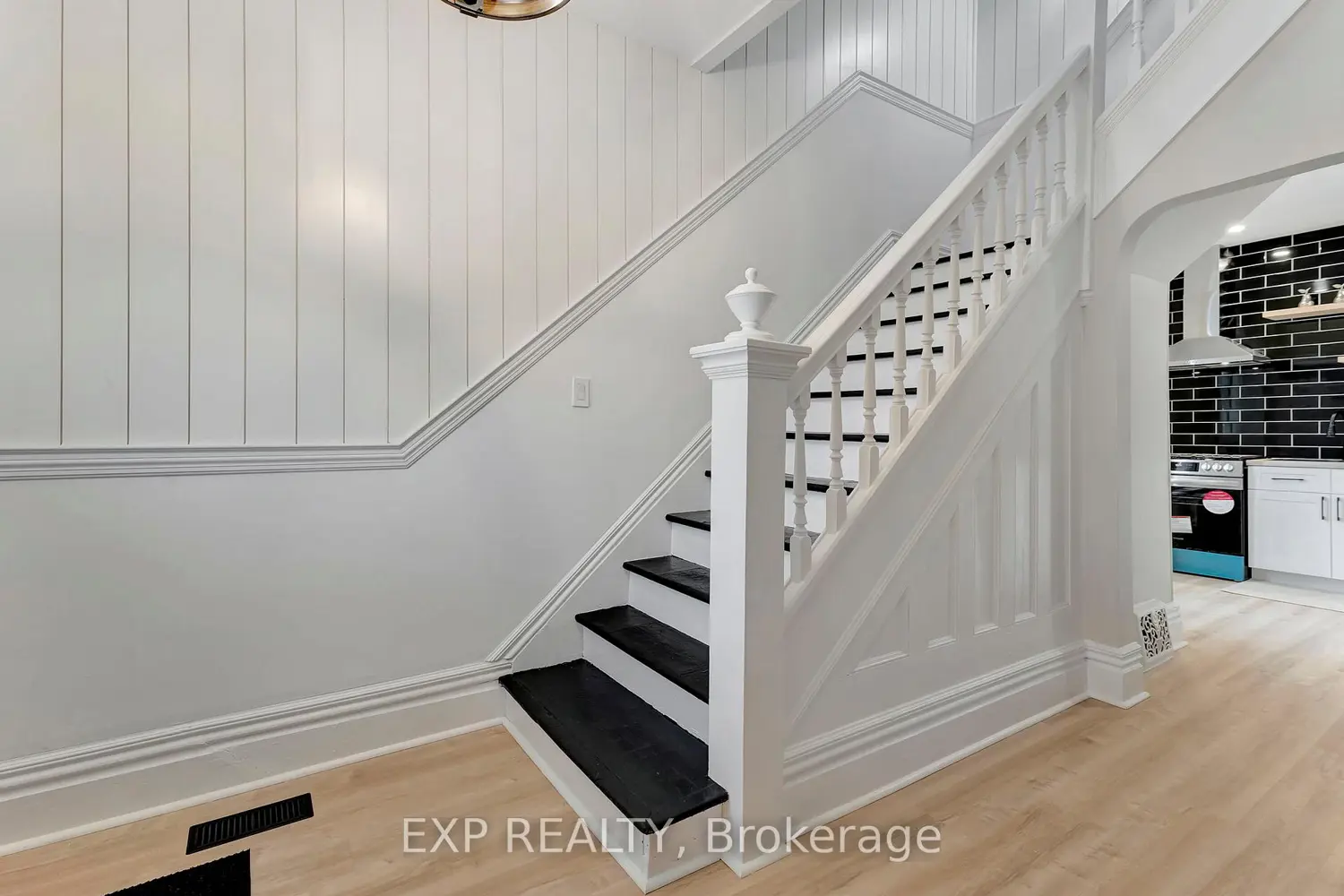 Additional image 4 of 142 Sanford Avenue