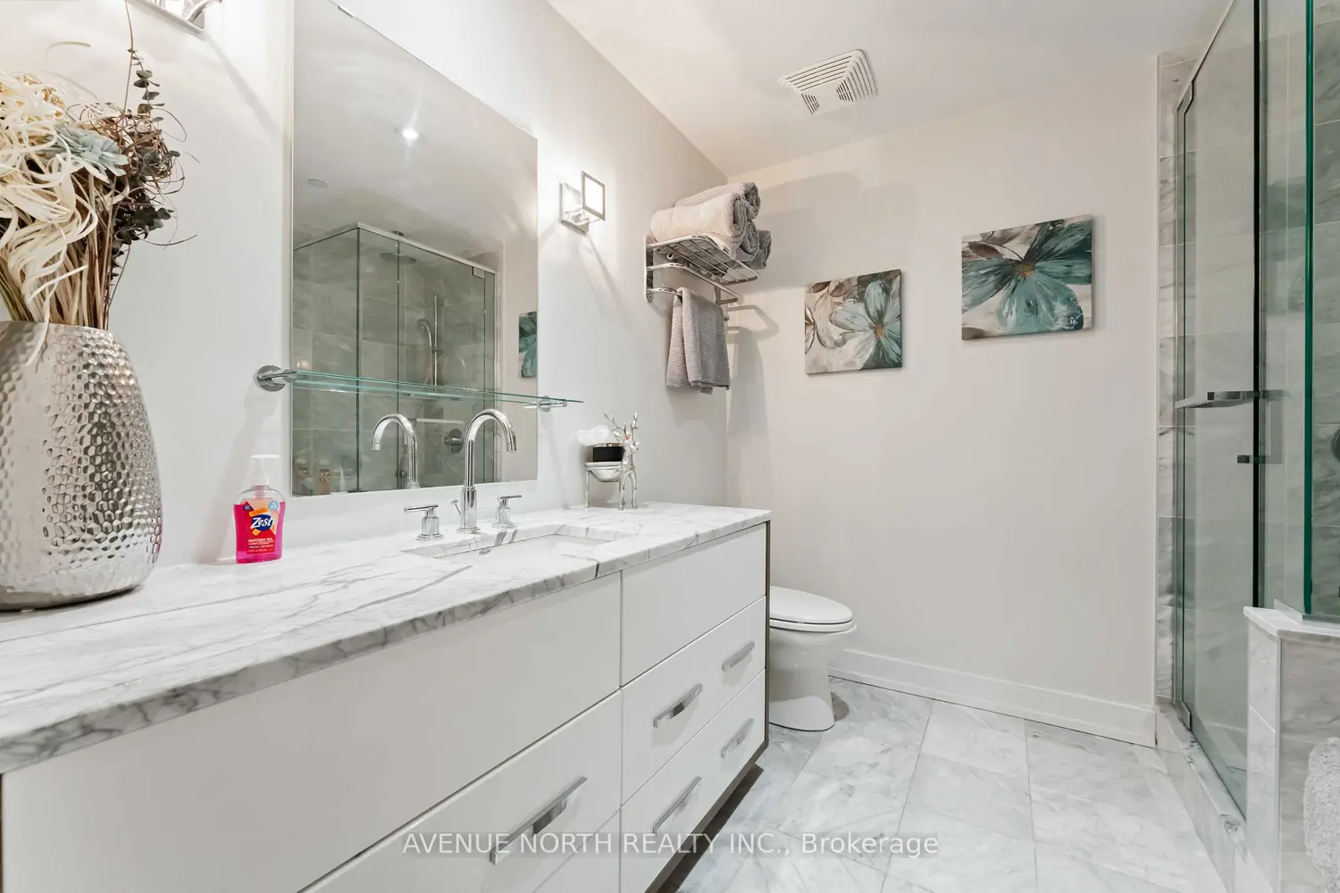 111 Champagne Avenue 601 photo 3