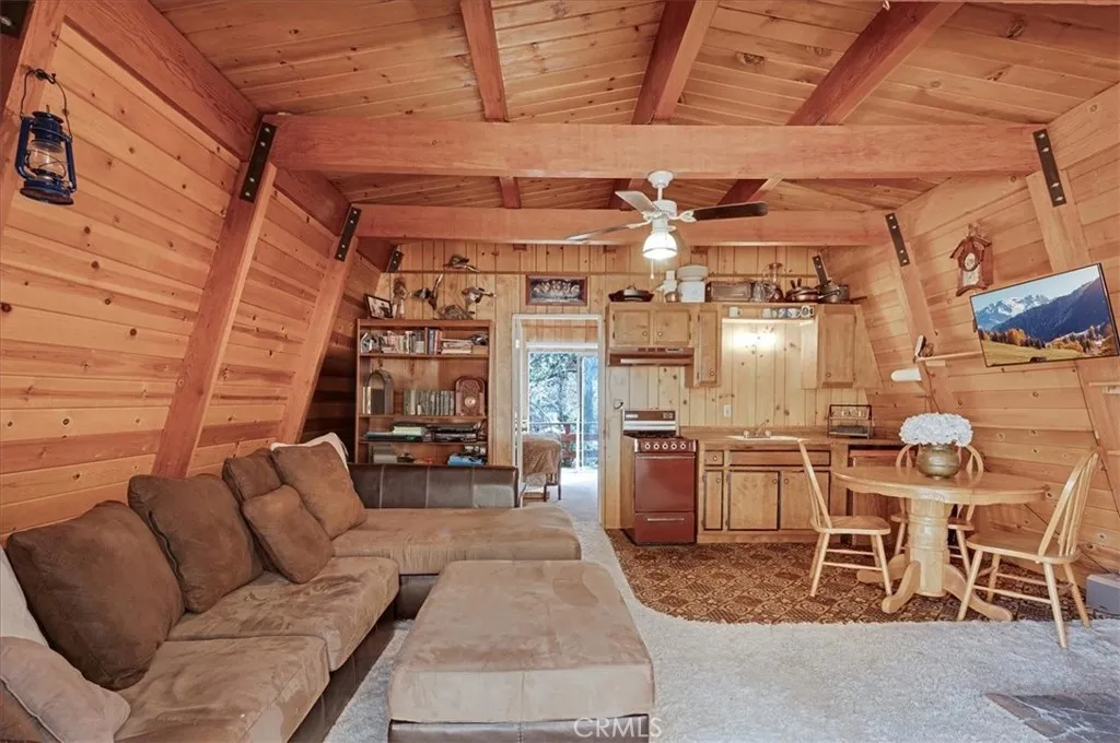 Additional image 12 of 813 Cedar Lane, Sugarloaf, CA 92386