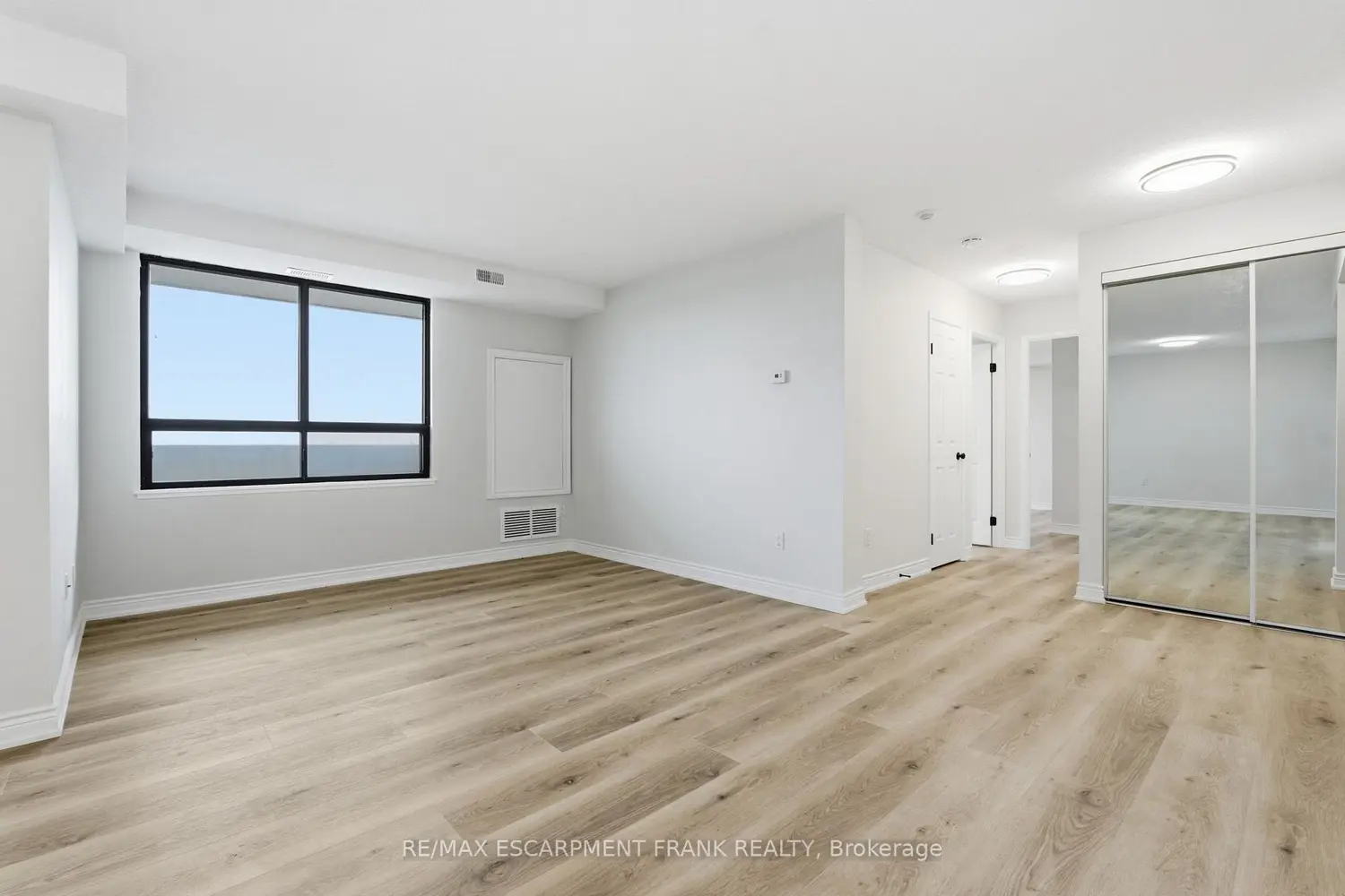 Additional image 5 of 432 Main Street 902