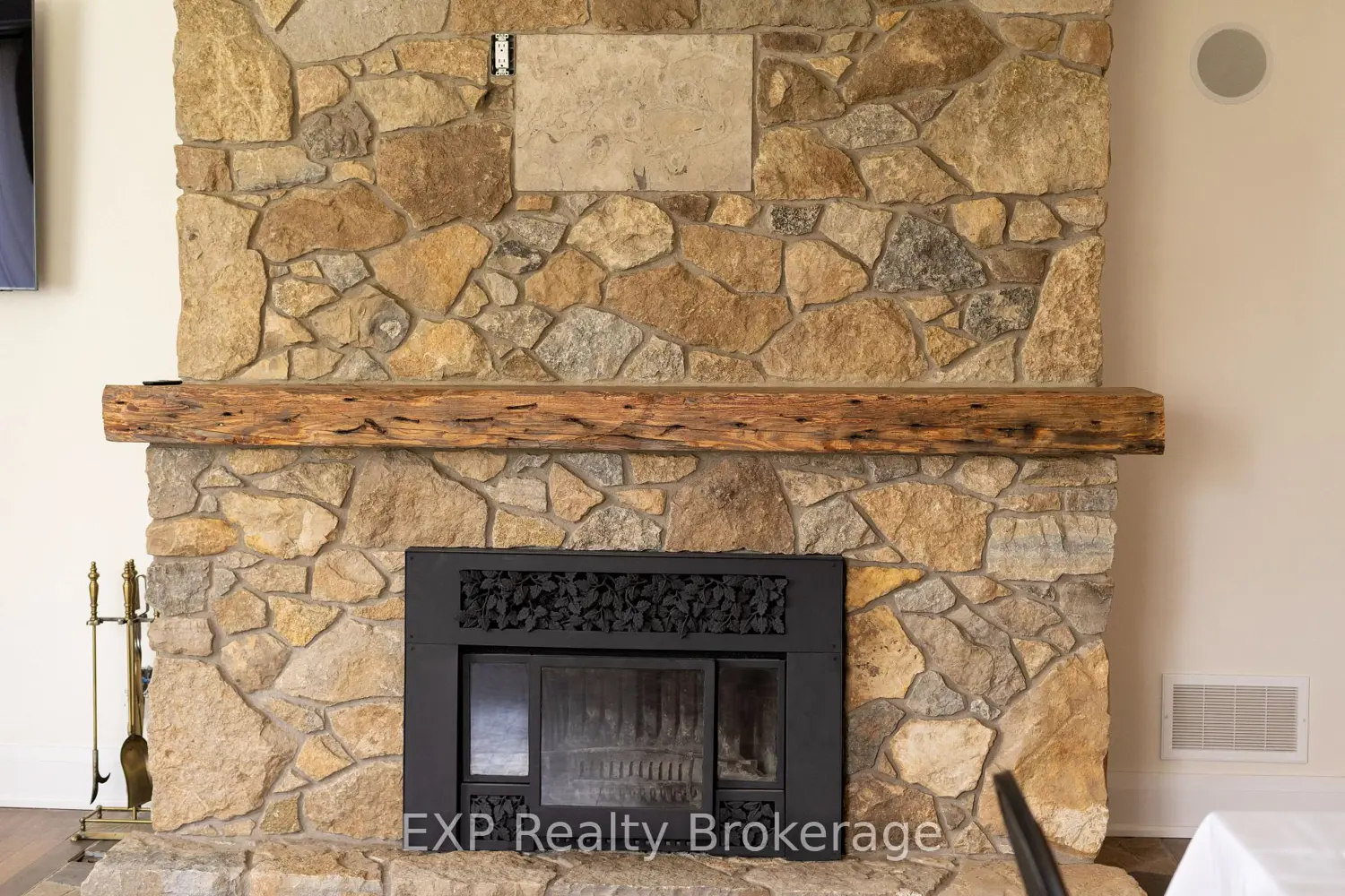 Additional image 10 of 2019 Dundas Street