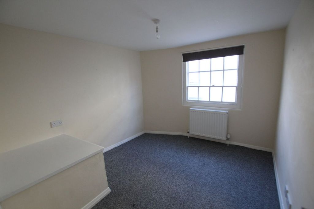 Additional image 2 of 2 bed flat to rentFrogmore Street, Abergavenny NP7