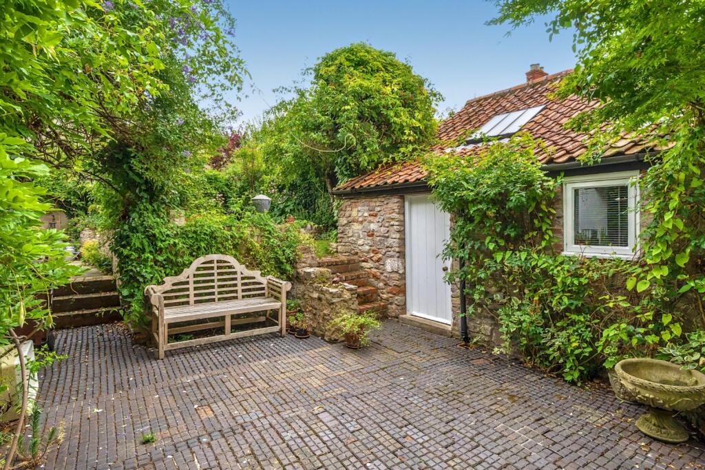 Additional image 22 of Central Wells