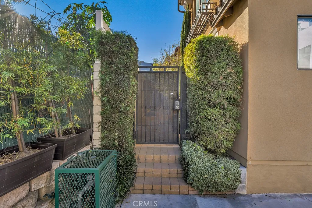 Additional image 64 of 10832 W Riverton Court, North Hollywood, CA 91602