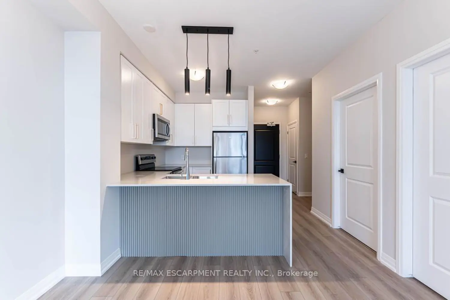 Additional image 8 of 120 Springvalley Crescent 104