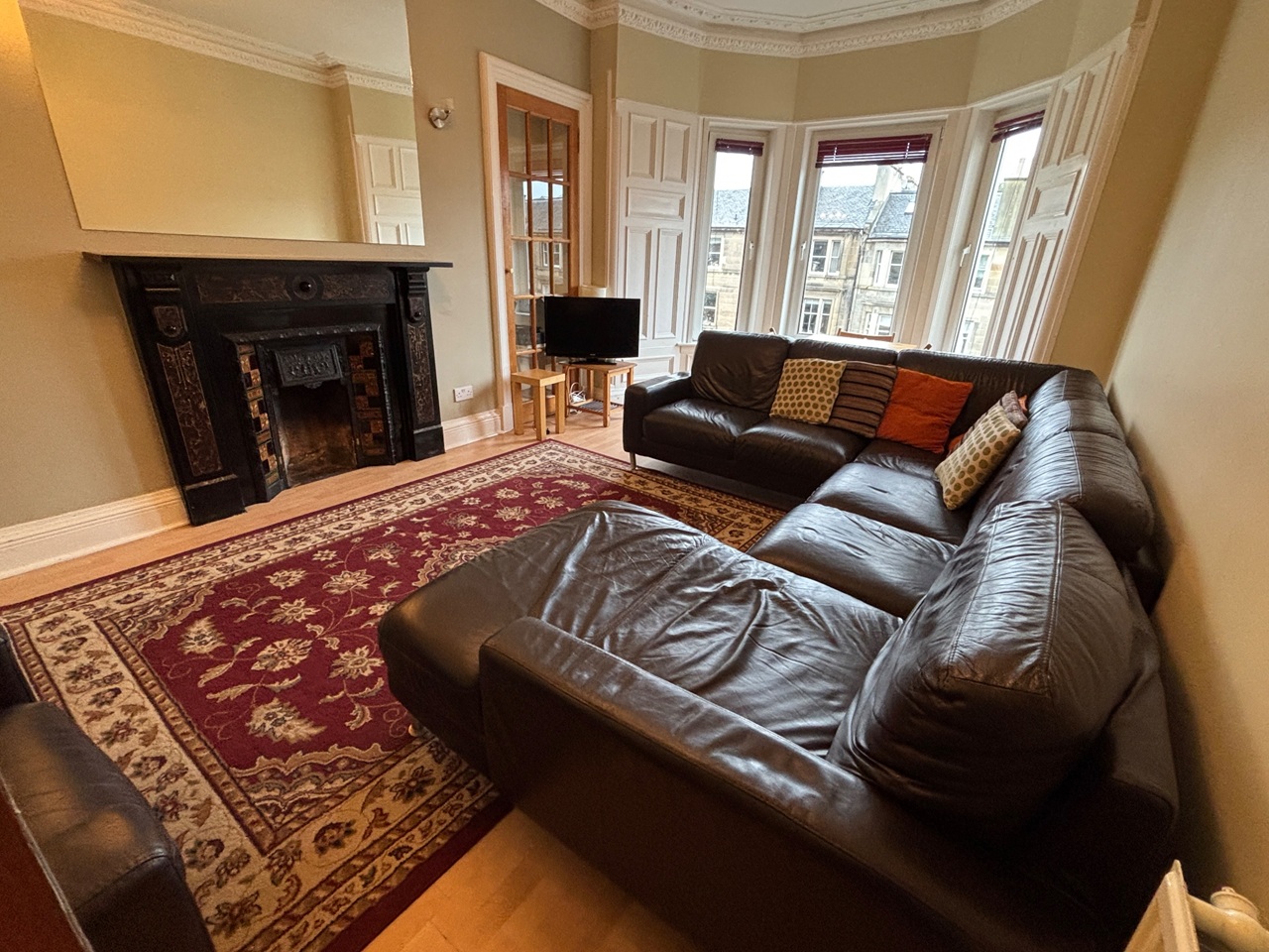 5 Bed Flat, East New Town, EH7, N1 7GU