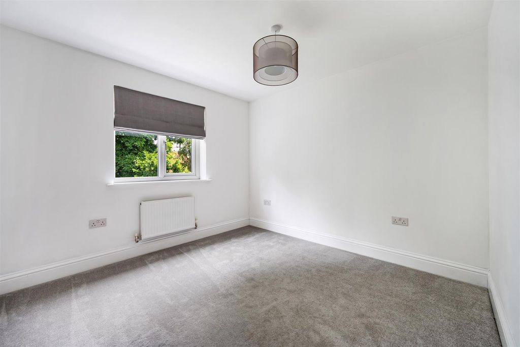 Additional image 22 of 6 bed detached house to rentAspen Drive, Scarcroft, Leeds LS14