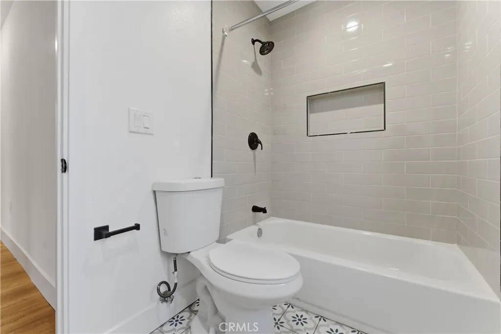 Additional image 47 of 6011 Arlington Ave, Los Angeles, CA 90043