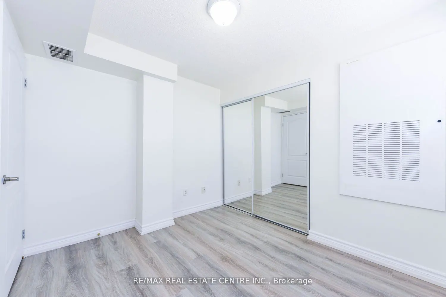 Additional image 6 of 7405 Goreway Drive 520