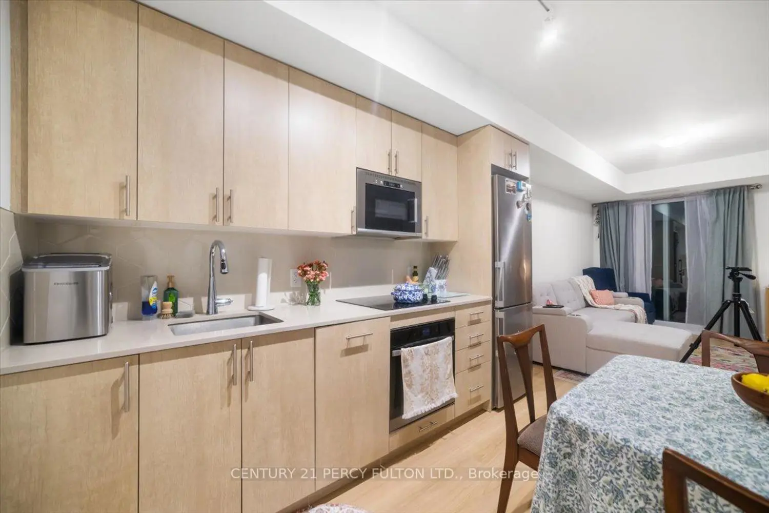 2545 Simcoe Street 2413 photo 2