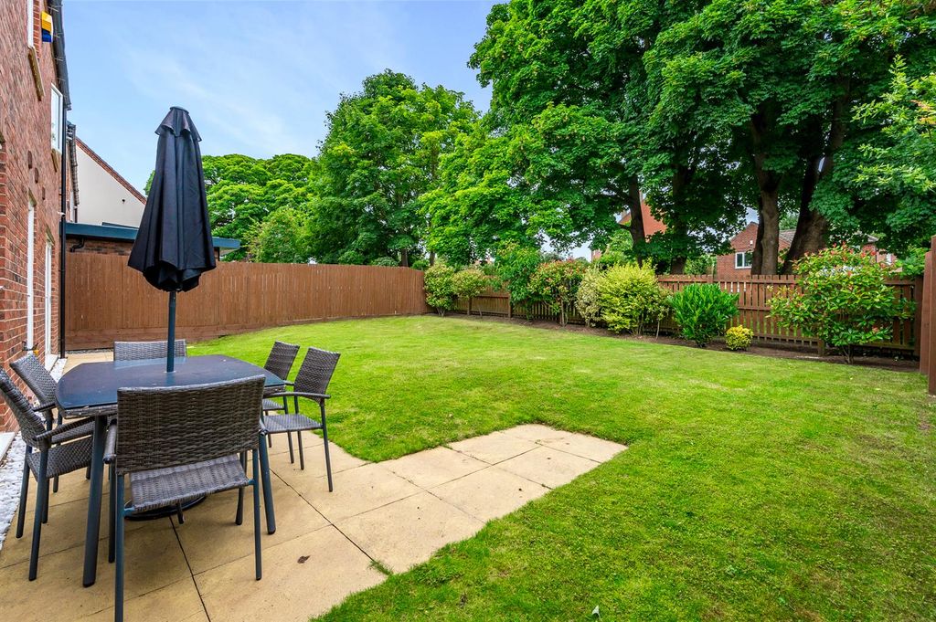Additional image 28 of 6 bed detached house to rentAspen Drive, Scarcroft, Leeds LS14