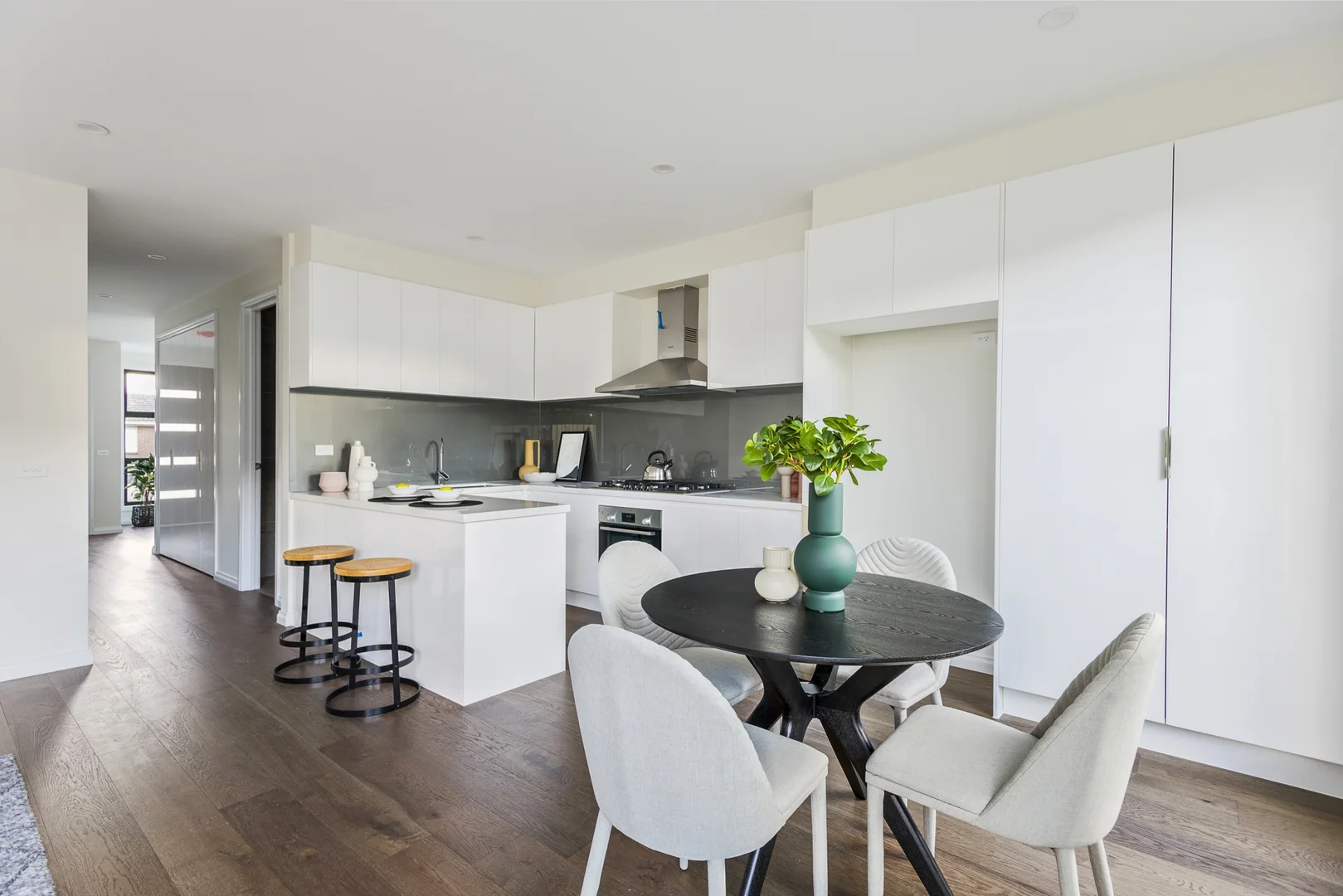 Additional image 5 of U 2/23 Oakes Ave, Clayton South VIC 3169