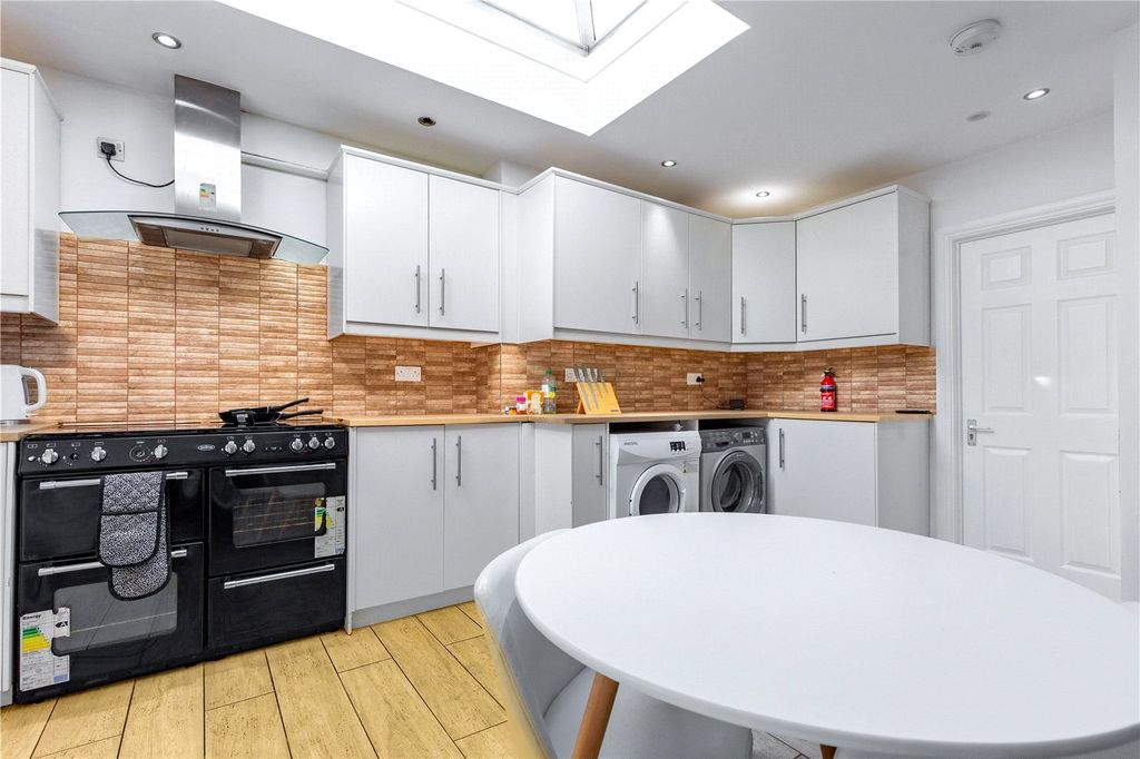 Additional image 7 of 6 bed semi-detached house to rentHelmdon Crescent, Northampton NN2