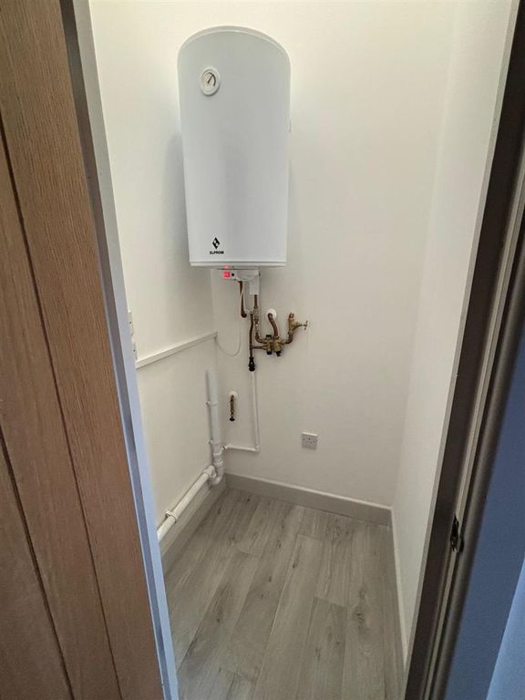Additional image 17 of 25 bed block of flats to rentSedgley Road West, Tipton DY4