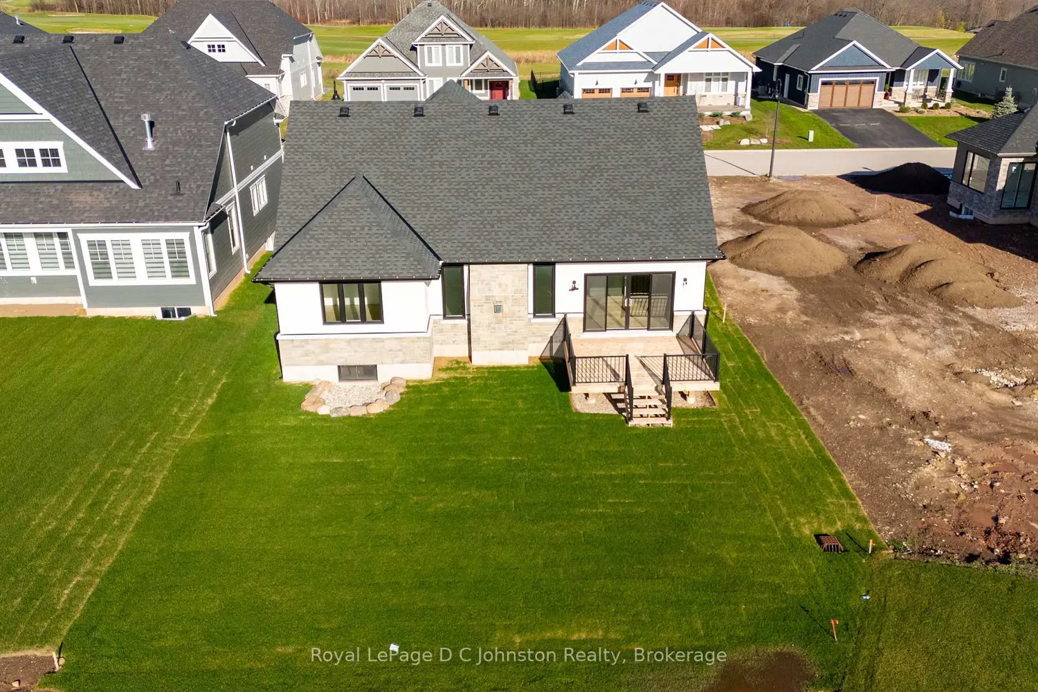 546 Algonquin Trail
