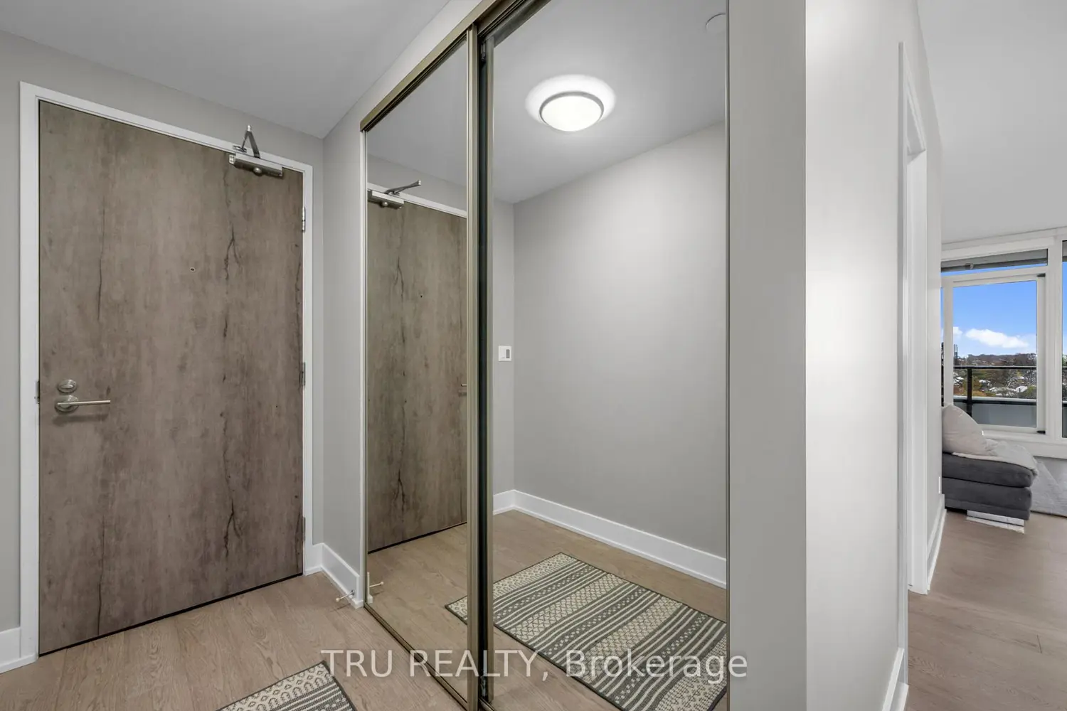 485 Richmond Road 910 photo 2