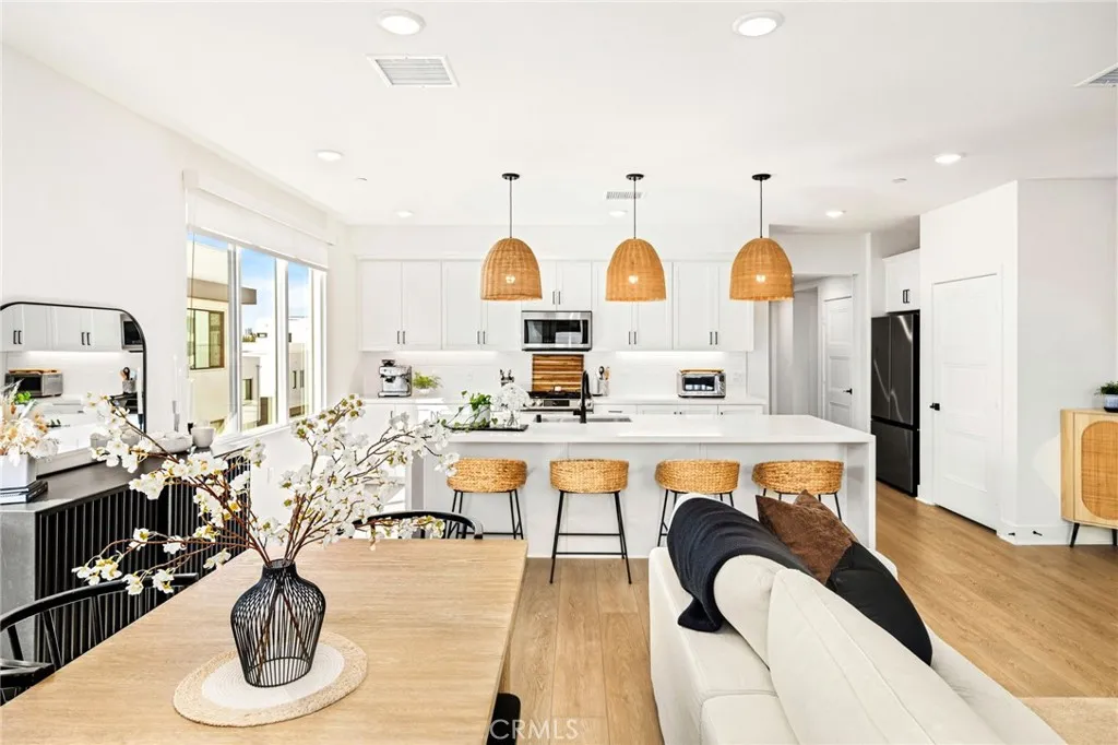 Additional image 4 of 16175 Dawn Way Unit 302, Tustin, CA 92782