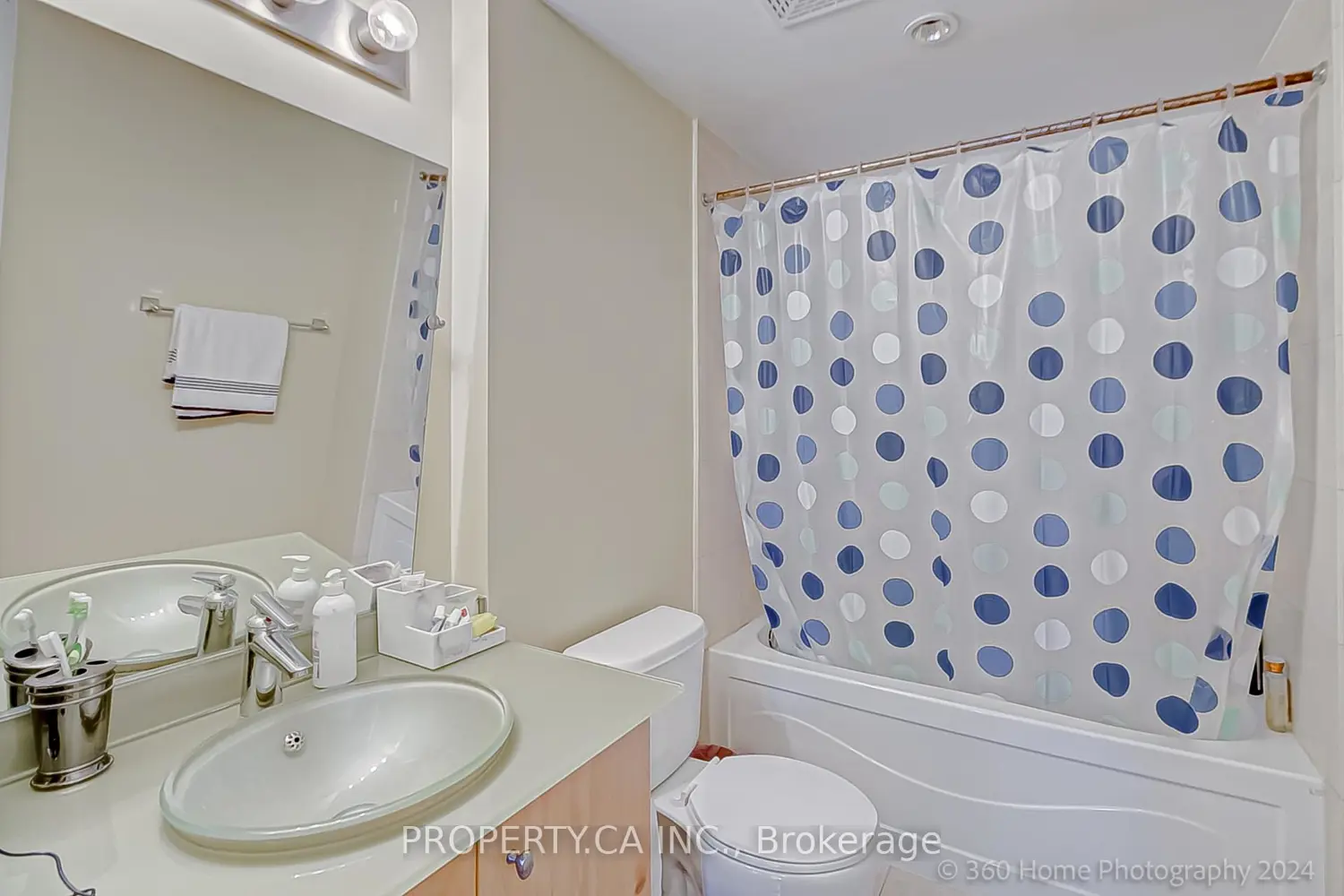 Additional image 4 of 8 Scollard Street 702