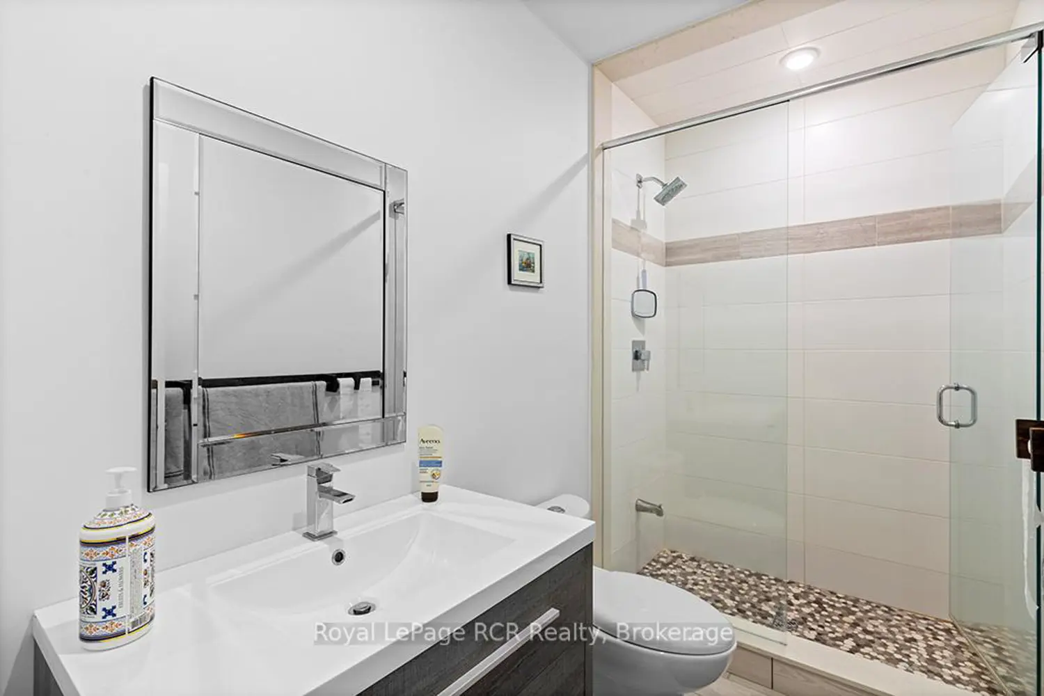 Additional image 16 of 195781 Grey 7 Road