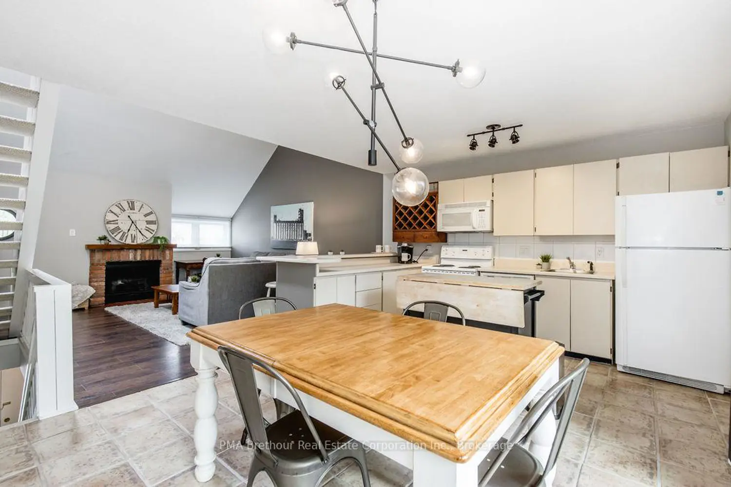 Additional image 11 of 214 Escarpment Crescent 31