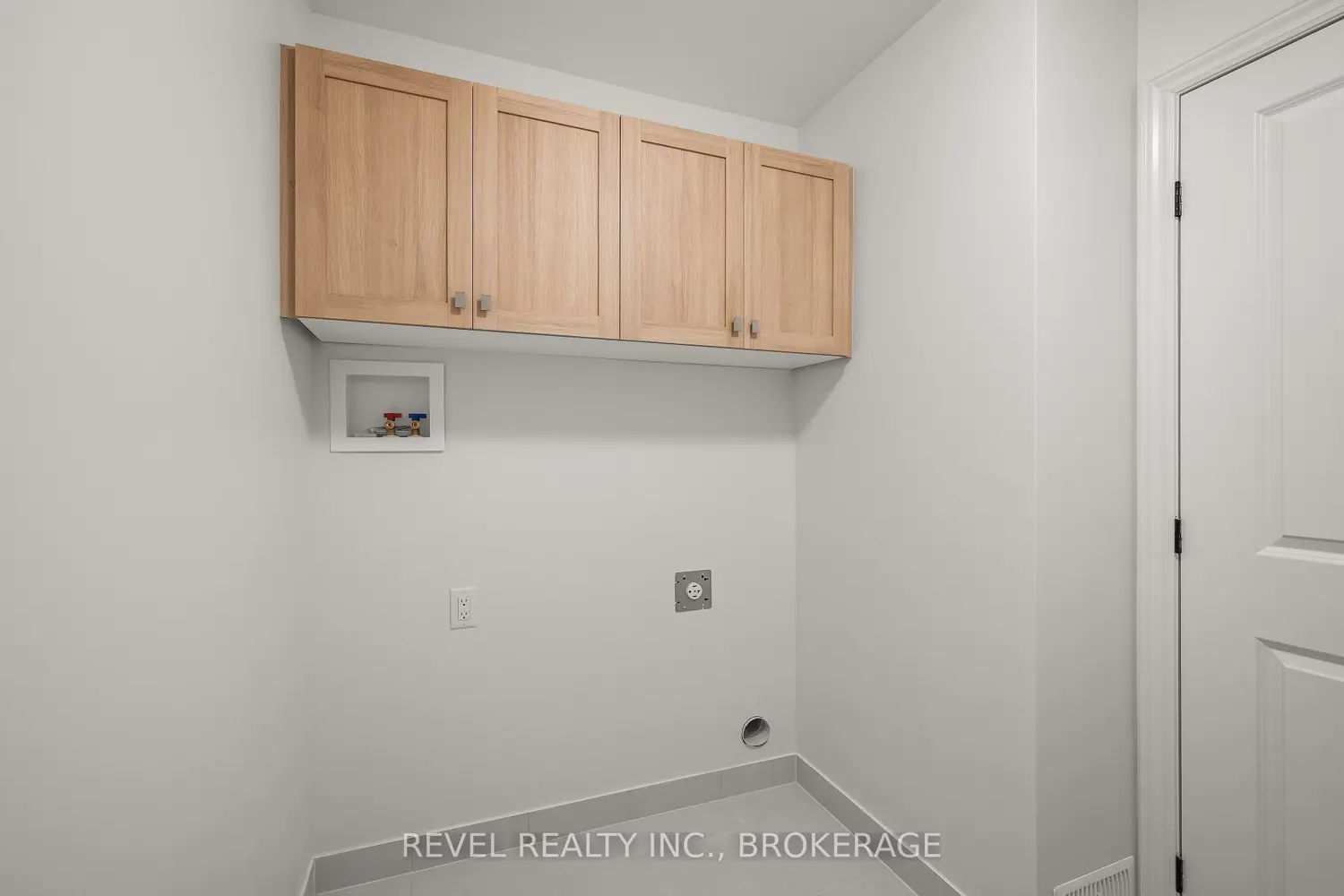 Additional image 14 of 1075 Barrow Avenue