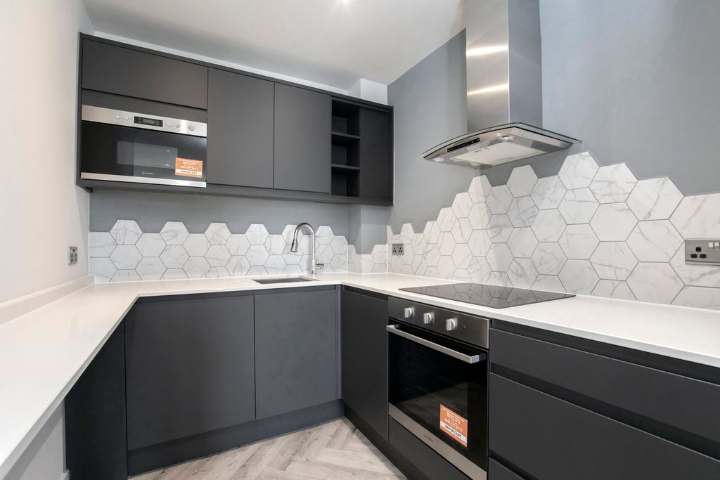 Additional image 2 of 2 bed flat to rentBuckingham Court, Wellington Street, Cheltenham GL50