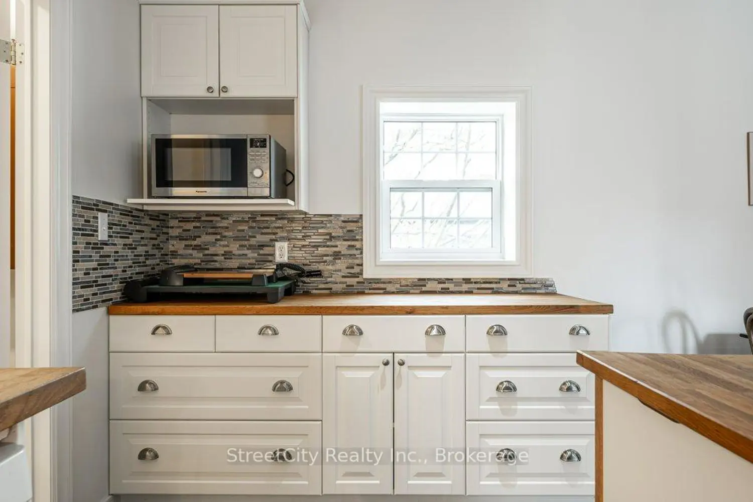 Additional image 11 of 2215 34 Line