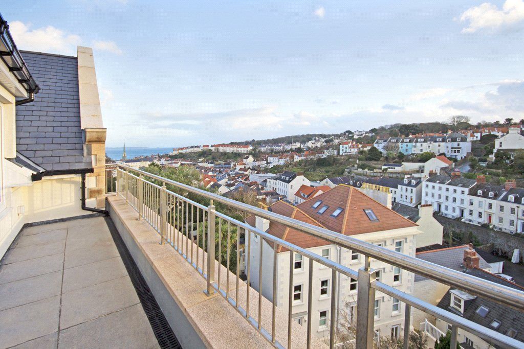 2 bed flat to rentCordier Hill, St Peter Port GY1