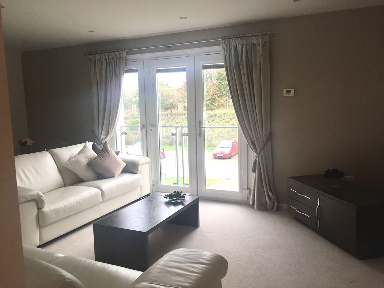 2 Bed Flat, Arneil Drive, EH5, N1 7GU