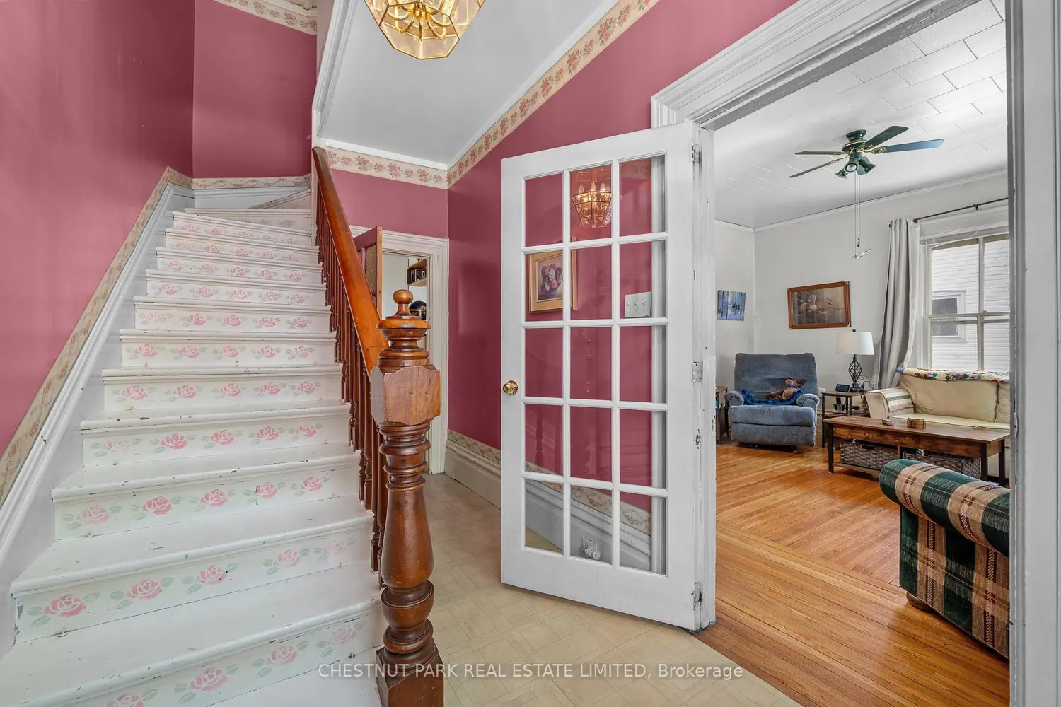 12 Maple Avenue photo 3