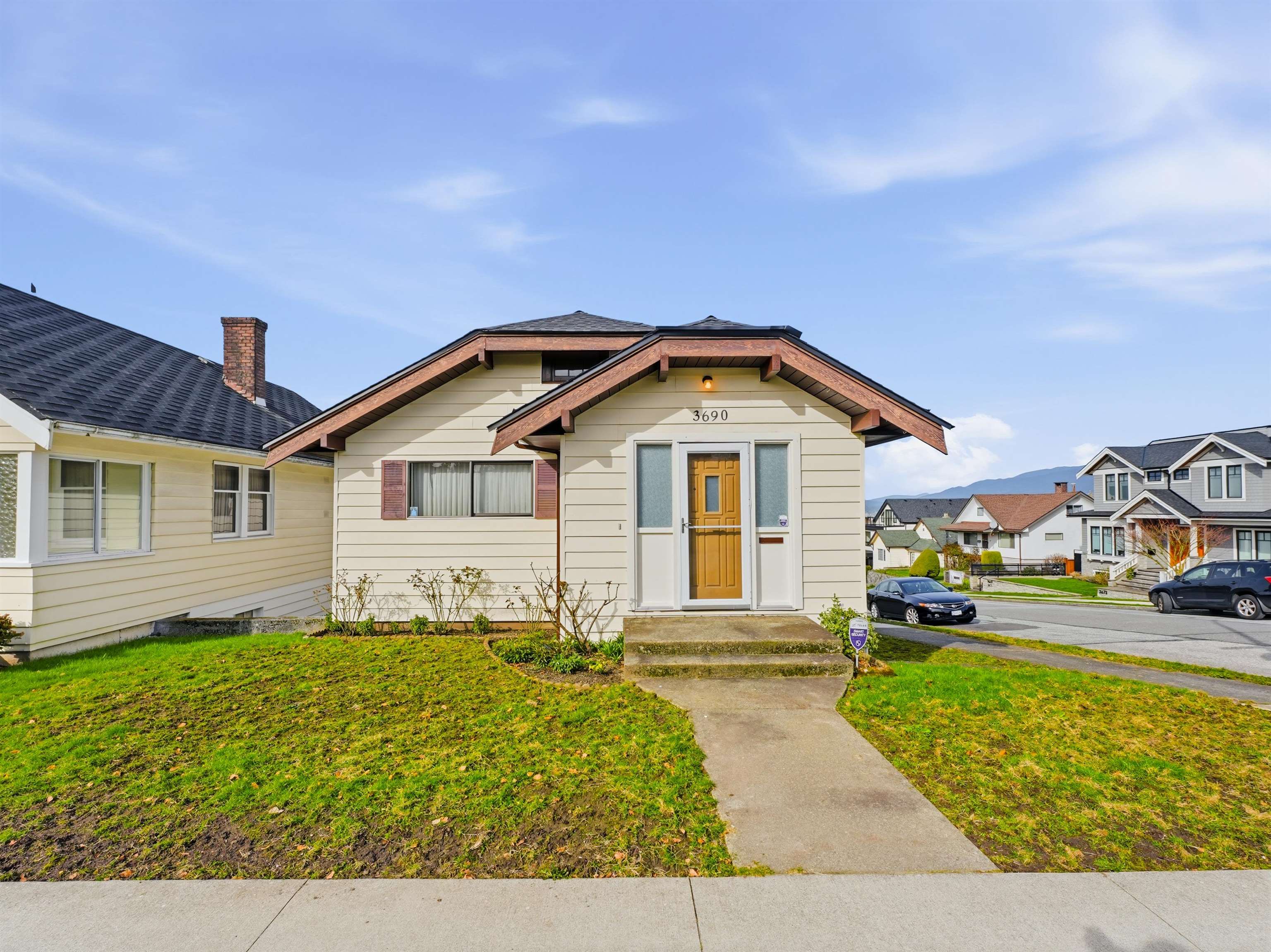 3690 Dundas Street, Vancouver, BC, V5K 1S4