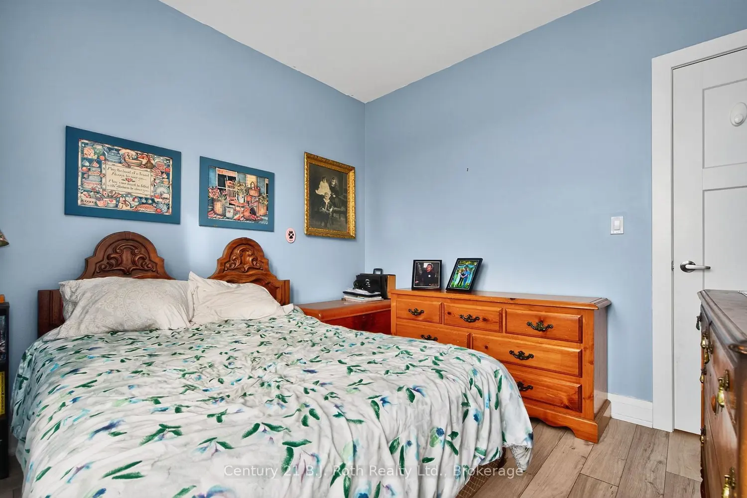 Additional image 13 of 16 Samantha Lane