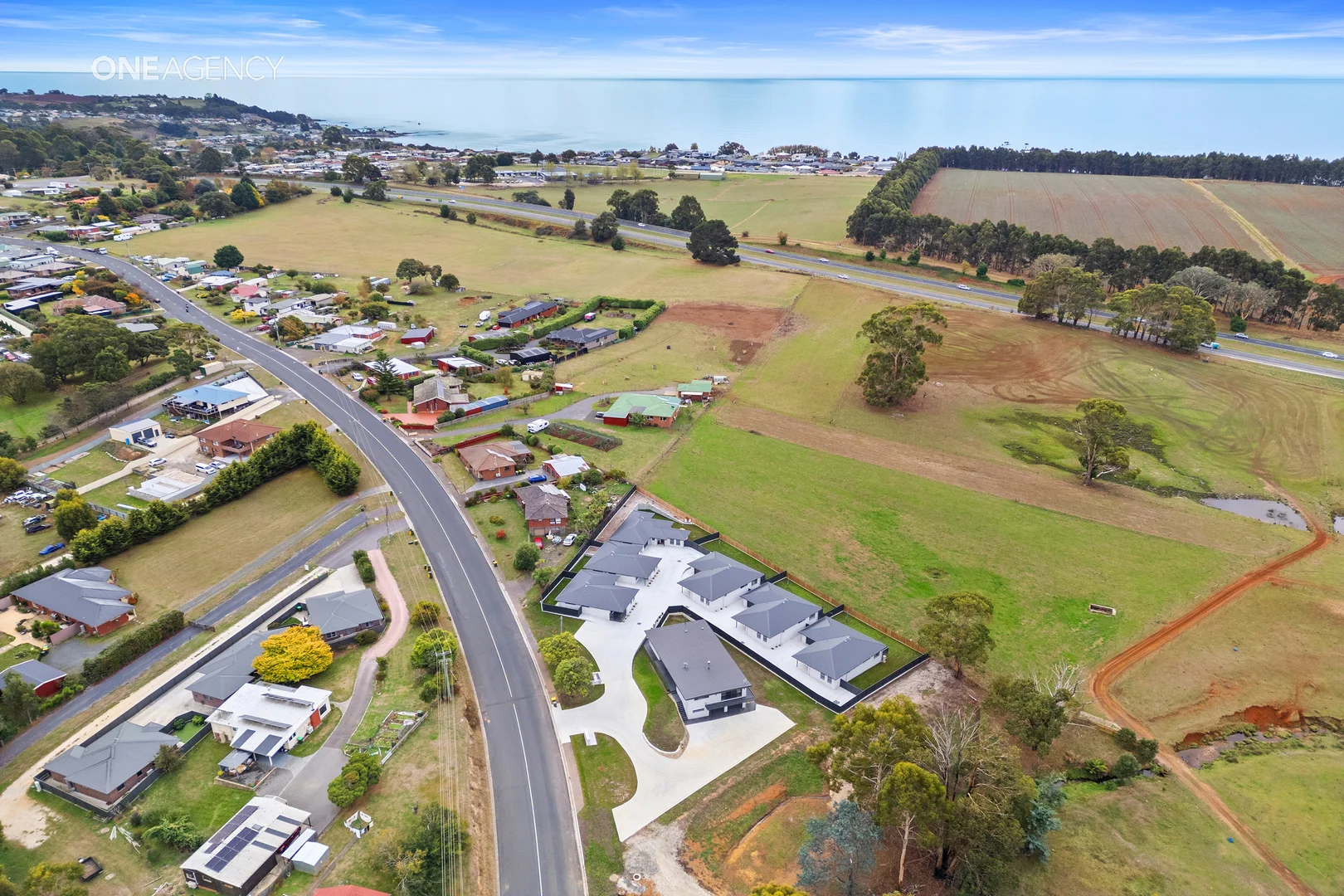 Additional image 25 of 4 & 5/143 South Road, Penguin TAS 7316