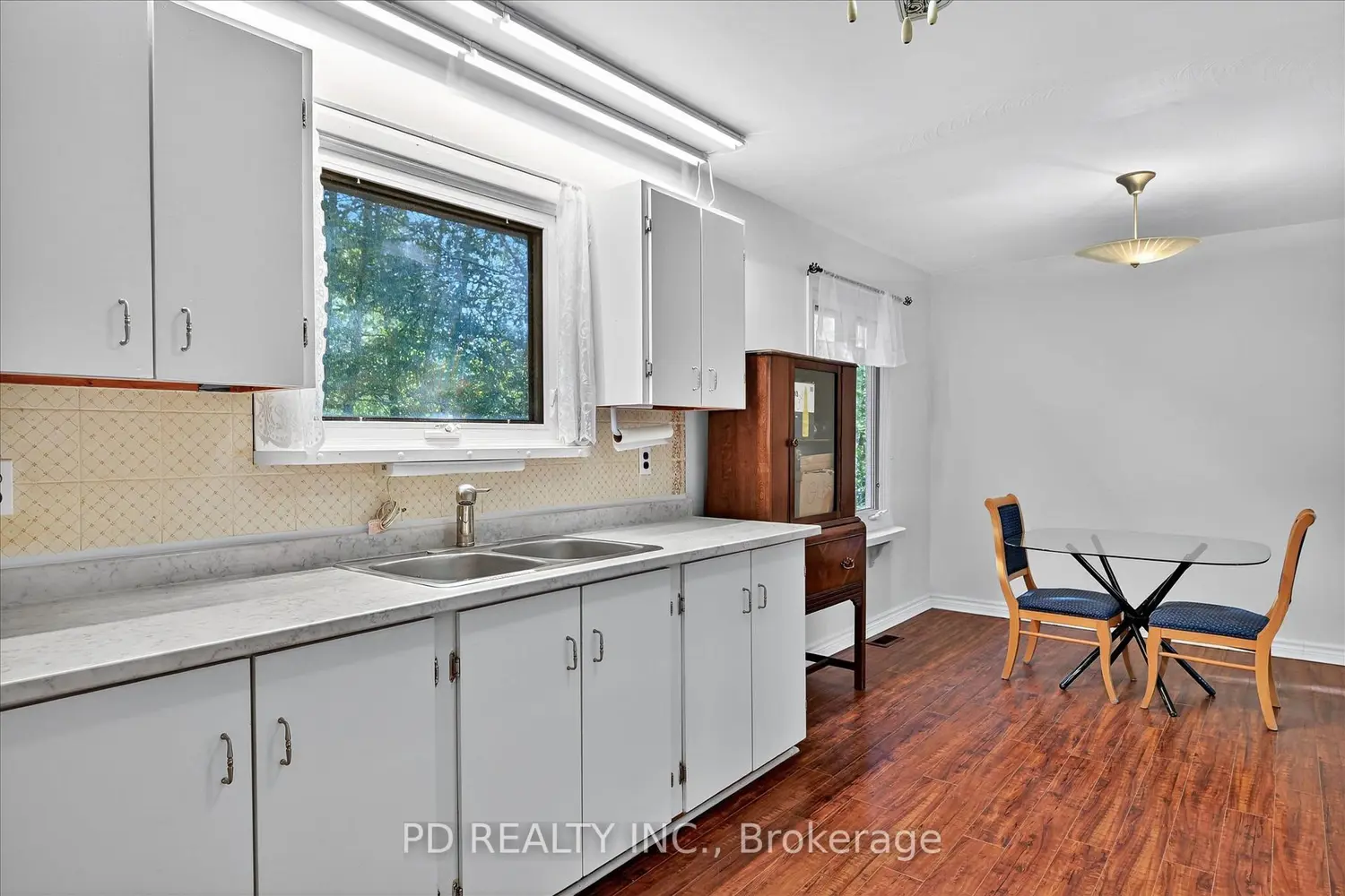 Additional image 3 of 54 Carlton Crescent