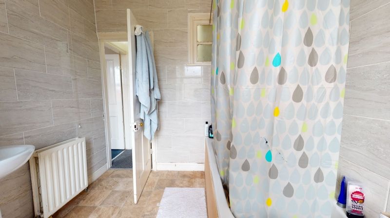 Additional image 6 of 3 bed shared accommodation to rentRoyal Park Avenue, Hyde Park, Leeds LS6